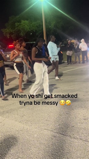 Dawggg these hoes dumb asf nun driving hoes | girl driving