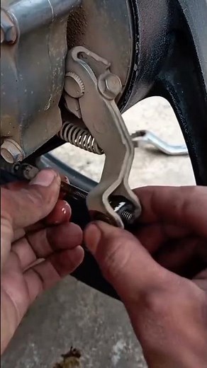 How to Lubricate and Adjust Motorcycle Rear Drum Brakes #mechanic #satisfying