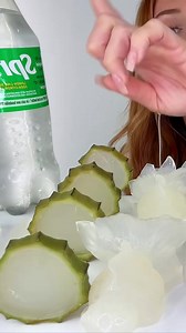 One of my favourite clear themes so far 🤩🙌🏼 #asmr #satisfying #eating #foodie #clearfood #asmrsounds #asmrfood #mukbang | HunniBee ASMR