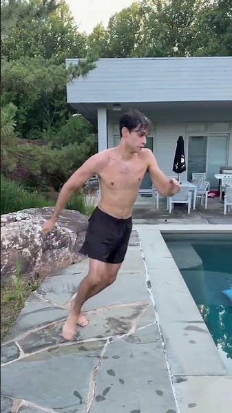I NEED THAT POOL WATER ‪@michellekopetman.‬