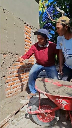 Here's the trick to spraying plaster mix correctly...