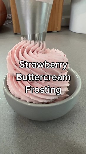 Delicious Strawberry Buttercream Frosting Recipe