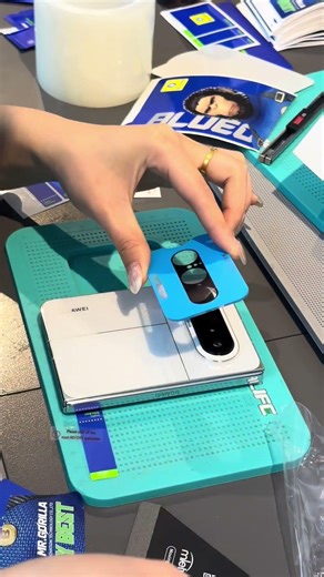 Go big, go cool! The "Wide Foldable Tablet" makes its debut! Screen protectors and lens protectors