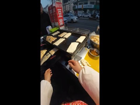 🔴 LIVE: Crispy Meat-Filled Baked Bing on Hot Charcoal | Northern China Street Food in Action POV