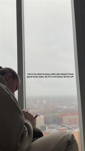 She’s been sat here for 20 mins trying to pick the “right” track for a story post #ravetok #housemusic