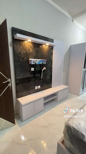 Bersih2 lg,sedikit demi sedikit💪tinggal kasih sepray sm pasang tv nya pasti sdh cuantik🥰🥰😍😍