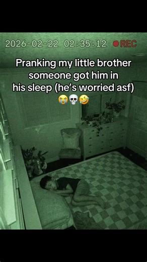imma make him do my laundry 😌 #brother #prank #prankvideo #funny | pranks