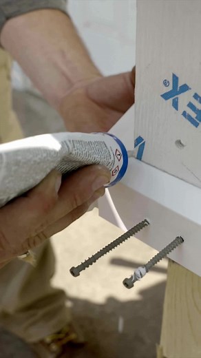 When gluing PVC miter joints, it’s important to use enough glue combined with even coverage to ensure the two pieces will bond and remain closed even through extreme weather conditions like hot sun or sub-zero temperatures. Here, lead carpenter Dan Booth glues-up an outside corner using VERSATEX Historic Sill. #PVC #ExteriorTrim #Carpentry #Versatex #Trim #Tips #Sponsored