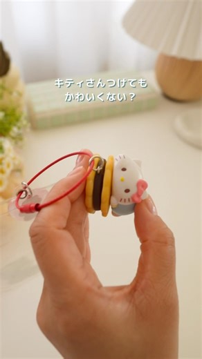 100-yen store card case makeover #100yenDIY #HelloKitty #fandomactivities