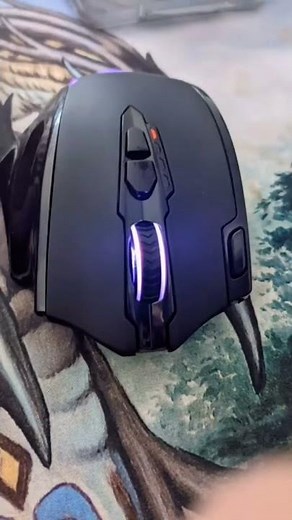 Unboxed the ReDragon M913 Impact Elite Gaming Mouse. very excited! 😁