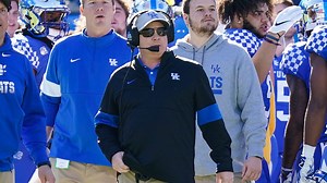 Mark Stoops zeroing in on former Kentucky player to fill defensive line job