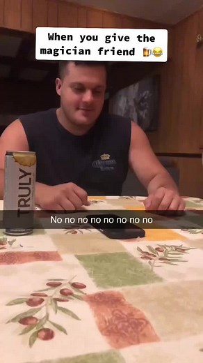 #magician #viral #meme #magic #humor #funnyvideos #magictrick