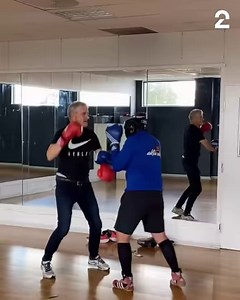 128K views · 1K reactions | Og DER bokset Jonas Gahr Støre i gang valgkampen壘 | TV 2 Nyheter | Facebook