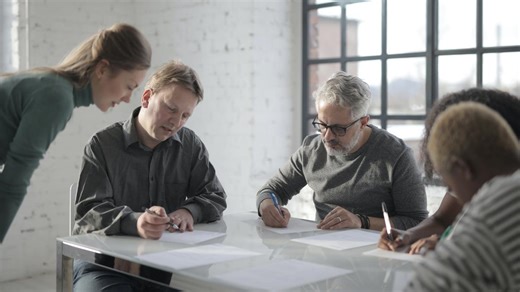 Contoh CV Fresh Graduate, Pahami Apa Saja yang Perlu Ditulis