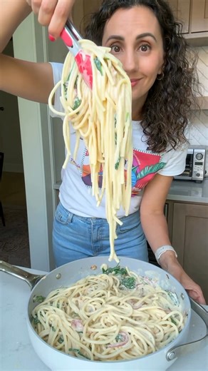 561K views · 2.4K reactions | This creamy vegan Hummus Pasta is a healthy, Mediterranean-inspired delight. For the best flavor, use the hummus recipe from my cookbook! | Feel Good Foodie | Facebook