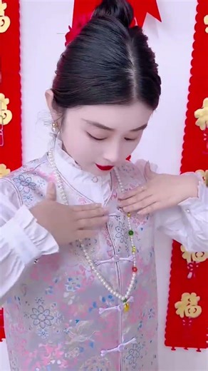 Women Cozy Winter Fashion Shorts | Knitted Tassel Sweater Styling | Color Block Outfit Ideas