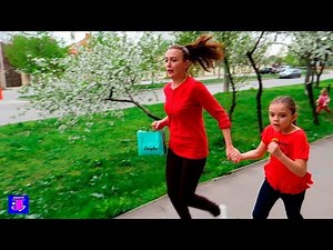 Mai nu am INTARZIAT la prima ora de...Fetelor mai REPEDE!