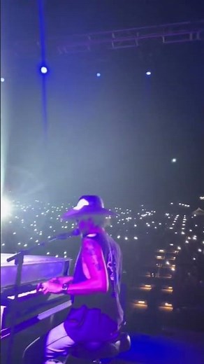 Take a drunk girl home… #chrisjanson #countrymusic #live #lightitup #ontour