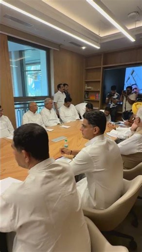 कांग्रेस ने बुलाई CWC मीटिंग | खरगे जी, राहुल-प्रियंका गांधी मौजूद | Indira Bhawan