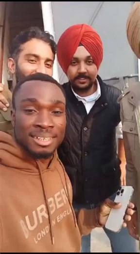 ਪਟਿਆਲਾ ਪੁਲਿਸ on Instagram: "Patiala Police’s PS Urban Estate team acted swiftly to trace an expensive mobile snatched from a foreign national and returned it to its rightful owner, reflecting dedication and diligent policing. #RecoveredAndReturned #PublicService"