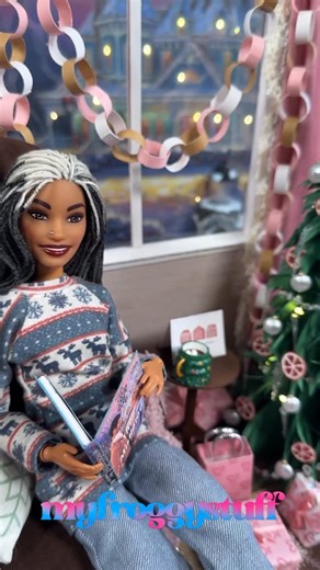 My Froggy Stuff on Instagram: "Perfect “movie and craft” project … now I am off to try to make these human sized 💕 paper chains Mini Toya top by @elitedollworldonesixth #myfroggystuff #dollstagram #paperchain #diygarland #diyornaments"