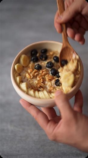 Karwan alaa on Instagram‎: "فطور الشوفان الصحي 😍 #oats #breakfast #رياضة #دايت"‎
