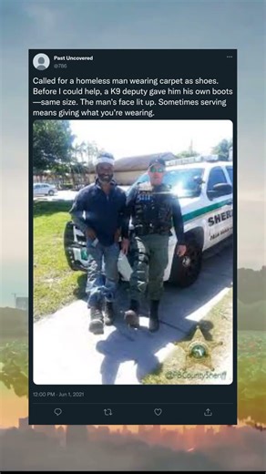 Officer Donates $200 Boots Off His Feet to Homeless Man #shorts