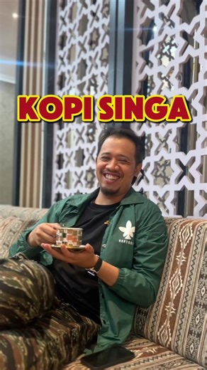 Sudahkah ngopi hari ini genks ? ✌🏻✌🏻 #greatbukittinggi #ermansafar #bukittinggi #bukittinggikotawisata #visitbukittinggi #sumbar #padang #kotapadang #bukittinggihebat #generasihebat #bukittinggikotabunghatta #bangwakokadipakailamo #gastaruihbangwako #kopisinga #fyp #fypシ