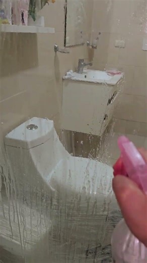 Removes hard water, restores cloudy windows,