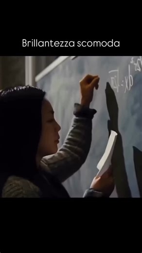 sveti_astrologia on Instagram: "Non tutti gli errori sono tuoi. A volte è il sistema che è impostato male. Ci sono bambini che vedono subito quando qualcosa non torna. Ma imparano presto a tacere, per non sembrare ‘troppo’, per non correggere chi è più grande. In astrologia questo si legge chiaramente: talenti precoci, menti fuori schema, modi di apprendere diversi dagli altri. Non tutti i bambini sono fatti per lo stesso metodo, per la stessa scuola, per lo stesso ritmo. Capire il tema natale d