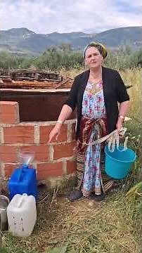 🌿 A Kabyle woman shares ancestral traditions around the well