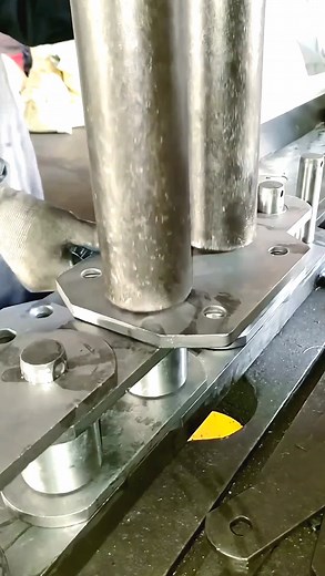 221K views · 645 reactions | The-process-of-fixing-the-bucket-chain-#machine, #engineering, #machinery, #manufacturing, #equipment, #industrial, and #technology #fypシ゚ #cnc #Info | Crafting With Mechanic | Facebook