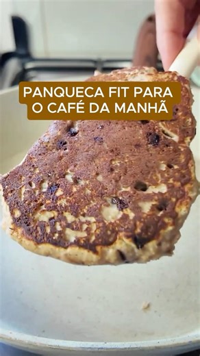 PANQUECA DE BANANA FIT 🍌🍫 SEM AÇÚCAR e MUITO MACIA! (Sem Glúten) #bolosemgluten #panquecafit