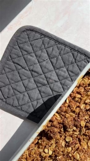 3.2K views · 25 reactions | The BEST Vegan Apple Crisp!  Imagine...