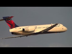 Delta Air Lines N980AT 717-200 Takeoff Portland Airport (PDX)