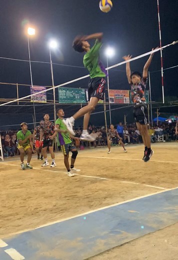 Bayu tombeng vs rehan 🔥 #grandfinallngistikaryacup #volleypage #liberovolley #volleynusantara #volleyasik #volleytarkam #volleymanis #volleyproliga #quickervolley #fypforyou #olahragavolleyball💪✌️ #fyppppppppppppppppppppppp