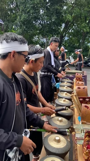 Angklung Ngarap Puput: Melodi Tradisional Bali