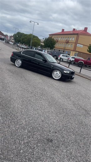 Köp Bilar i Hudiksvall - BMW E46 och 320i