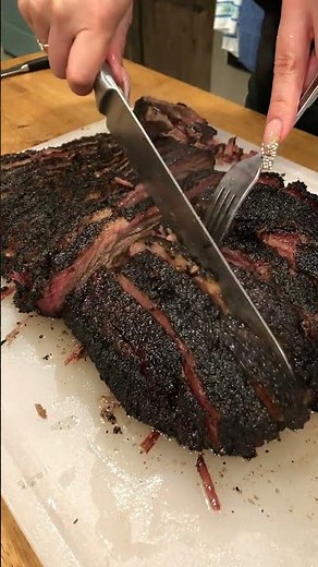 🥩🔥 Texas-Style Smoked Beef Brisket 🌿🪵
