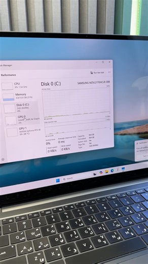 ‏💻 Samsung Galaxy Book4 Ultra ⚡ الأناقة، القوة، والذكاء في جهاز واحد! ⚡ السعر (1940000) 🔹 المواصفات التقنية: • المعالج: Intel Core i7 الجيل 13 • الرام: 16GB DDR5 • التخزين: 1TB SSD NVMe • كرت الشاشة: NVIDIA GeForce RTX 4050 6GB • الشاشة: 16 بوصة AMOLED تعمل باللمس • دقة العرض: ‎2880 × 1800 (3K)‎ • الإضاءة: 400 شمعة – سطوع ممتاز في جميع الظروف 🔸 منافذ الاتصال: ‏• 2 × Thunderbolt 4 ‏• 1 × HDMI 2.0 ‏• 1 × USB-A 3.2 • منفذ MicroSD • منفذ سماعة 3.5mm 🤖 دعم الذكاء الاصطناعي: • مزود بـ وحدة NPU مدم