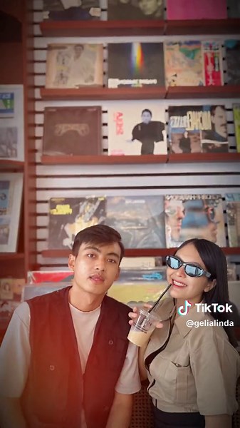 Gelia Linda: From Garbage Collector to Internet Sensation