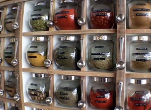 This zero waste grocery store makes Trader Joe's bag lottery look silly. Pick up the pace, USA! (Via Outspeak's Rob Greenfield) | HuffPost UK