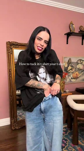 How to Tuck an Oversized T-Shirt Like a Pro