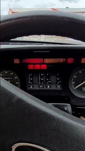This is what a Jaguar XJS V12 engine sounds like when it won't start :(