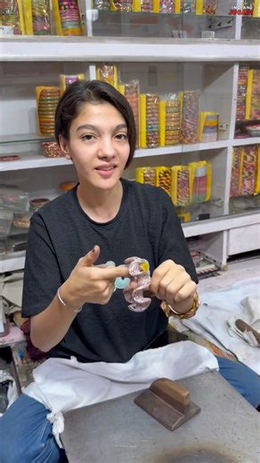 Jaipur Ki famous girl making 😍 Girls' Favorite Colorful Lacquer Bangle #shoes