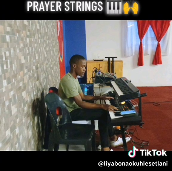 Praying Strings: Instrumental Keyboard Music for Peace