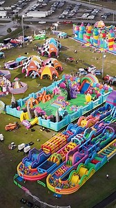 🔥🎪 ¡La fiesta más épica ya está aquí! Gigantescos castillos inflables, DJ en vivo, carrera de obstáculos y toboganes altísimos que no te puedes perder! 🚀🎶¿Preparados para la mejor aventura del año? 🌈💥 Compra tus entradas YA y ven a pasarla en GRANDE con nosotros! 🎟️🎉 Link en la bio!#TheBigBounceAmerica #BigBounceAmerica #Party #Event #BounceHouse #ObstacleCourse #FamilyTime #FamilyFun #GoodVibes | The Big Bounce America