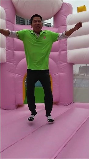 This inflatable castle is amazing! #awesome #inflatable #inflatablecastle #bouncycastle