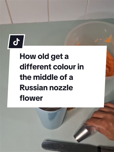 Replying to @itzzjessxoxobbs_xo I've been asked this question a few time'how to get the colour in the middle of a buttercream flower piped with a Russian nozzle. here's a quick video showing you how #buttercreampipingvideo #floralcupcakes #flowercupcaketutorial #flowercupcakes