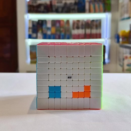 Tetris Mini Game: Retro Fun with Rubik's Cubes on Keychain | Inteligia Store